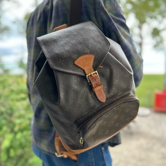 ❣️Authentic LOUIS VUITTON Monogram Montsouris GM Backpack. - Picture 1 of 17